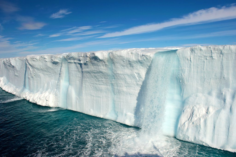 Illustration for article titled These Beautiful Waterfalls Are Made Entirely of Ice